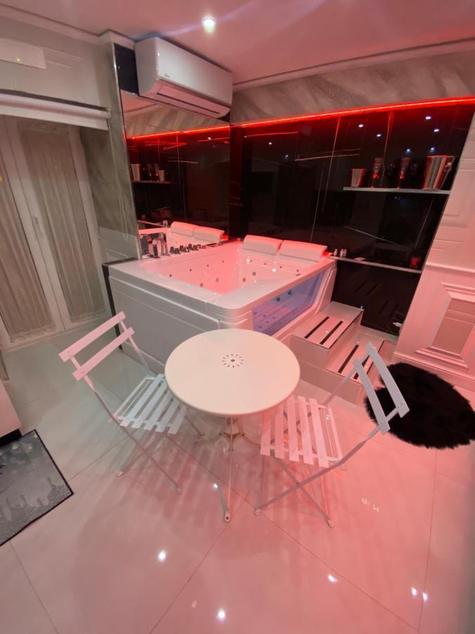 Samm B&B Porta San Gennaro Napels Buitenkant foto